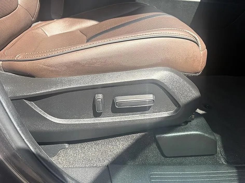 Used 2025 Honda Pilot Elite image 26