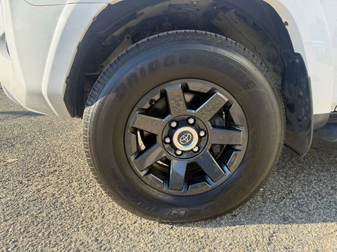 Used 2022 Toyota 4Runner Trail Special Edition AWD/4WD image 11
