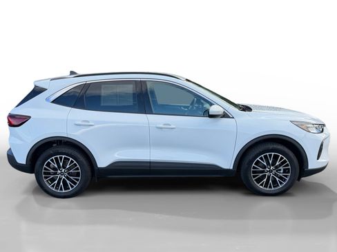 Certified 2023 Ford Escape SE image 6