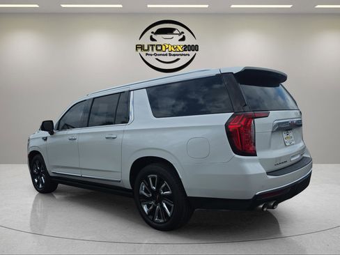 Used 2021 GMC Yukon XL Denali w/ Denali Ultimate Package RWD image 5