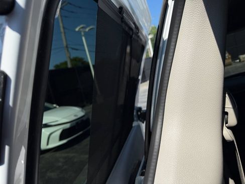Used 2024 Chrysler Pacifica Touring-L FWD image 24