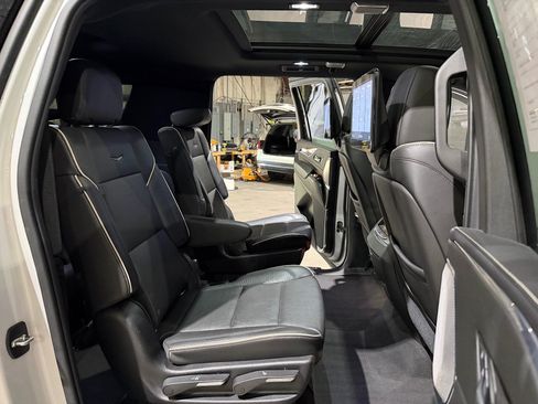 Used 2021 Cadillac Escalade ESV Sport w/ Driver Assist Tech Package AWD/4WD image 22