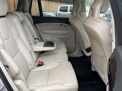 Used 2017 Volvo XC90 T6 Momentum w/ Vision Package image 29