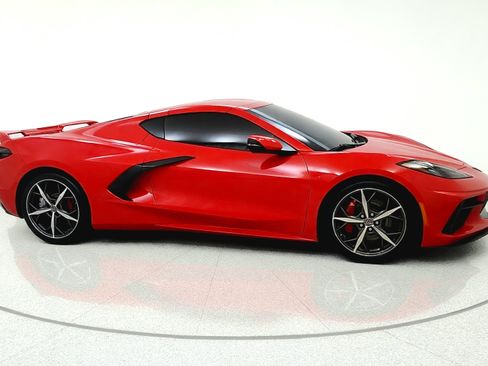 Used 2022 Chevrolet Corvette Stingray Preferred Cpe w/ Z51 Performance Package RWD image 8