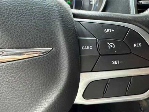 Used 2019 Chrysler 300 Touring w/ Sport Appearance Package image 26