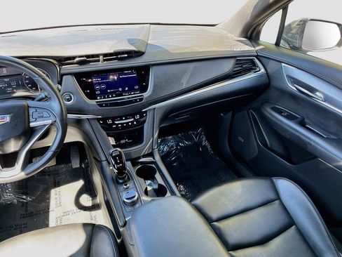Used 2025 Cadillac XT6 Luxury AWD/4WD image 24