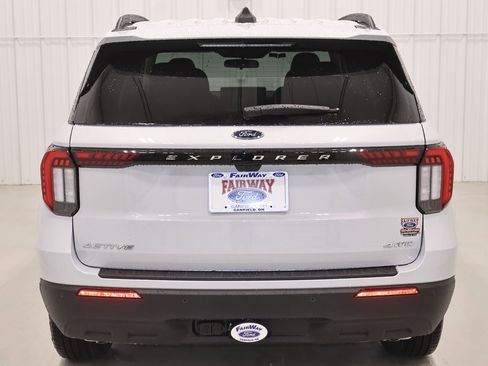 New 2026 Ford Explorer Active image 7