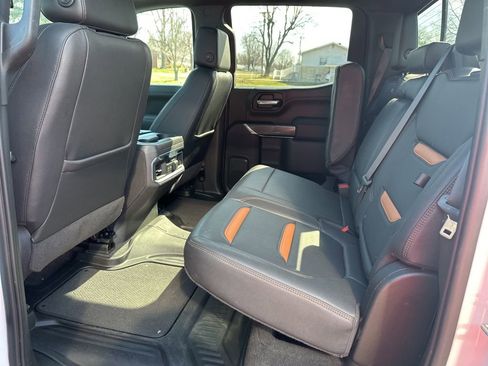 Used 2022 GMC Sierra 1500 AT4 w/ AT4 Premium Package image 11
