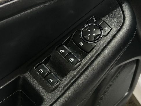 Used 2022 Ford Edge SEL image 17