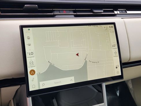 Certified 2024 Land Rover Range Rover SE AWD/4WD image 13