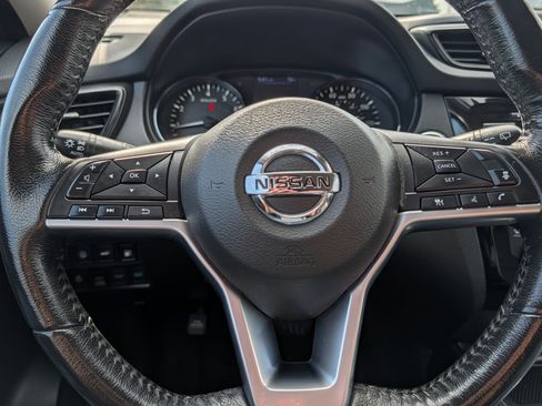 Used 2018 Nissan Rogue SL AWD/4WD image 25