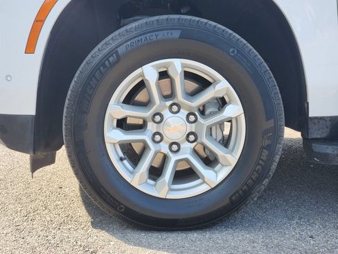 Used 2025 Chevrolet Tahoe LT RWD image 8