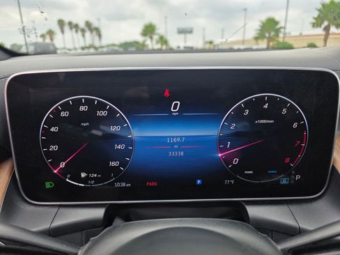 Used 2023 Mercedes-Benz GLC 300 image 11