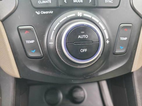 Used 2017 Hyundai Santa Fe Sport FWD image 16