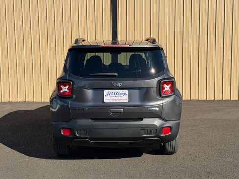 Used 2018 Jeep Renegade Latitude image 4