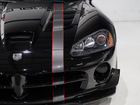 Used 2010 Dodge Viper ACR RWD image 27