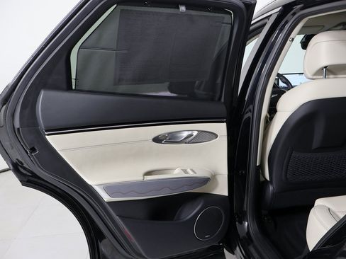 Used 2023 Genesis GV70 2.5T w/ Advanced Package image 22