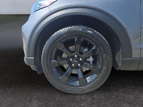 Used 2023 Ford Explorer ST-Line AWD/4WD image 14