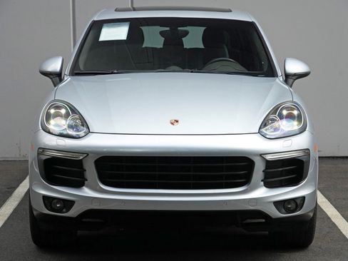 Used 2017 Porsche Cayenne Platinum Edition AWD/4WD image 46