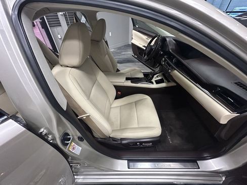 Used 2016 Lexus ES 350 350 w/ Navigation System Package image 41