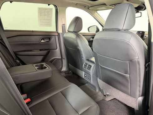Used 2023 Nissan Rogue SL w/ SL Premium Package FWD image 29