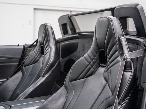 Used 2020 BMW Z4 M40i w/ Executive Package RWD image 25