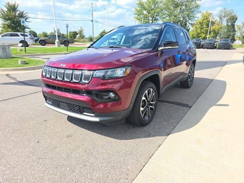Certified 2022 Jeep Compass Limited image 1