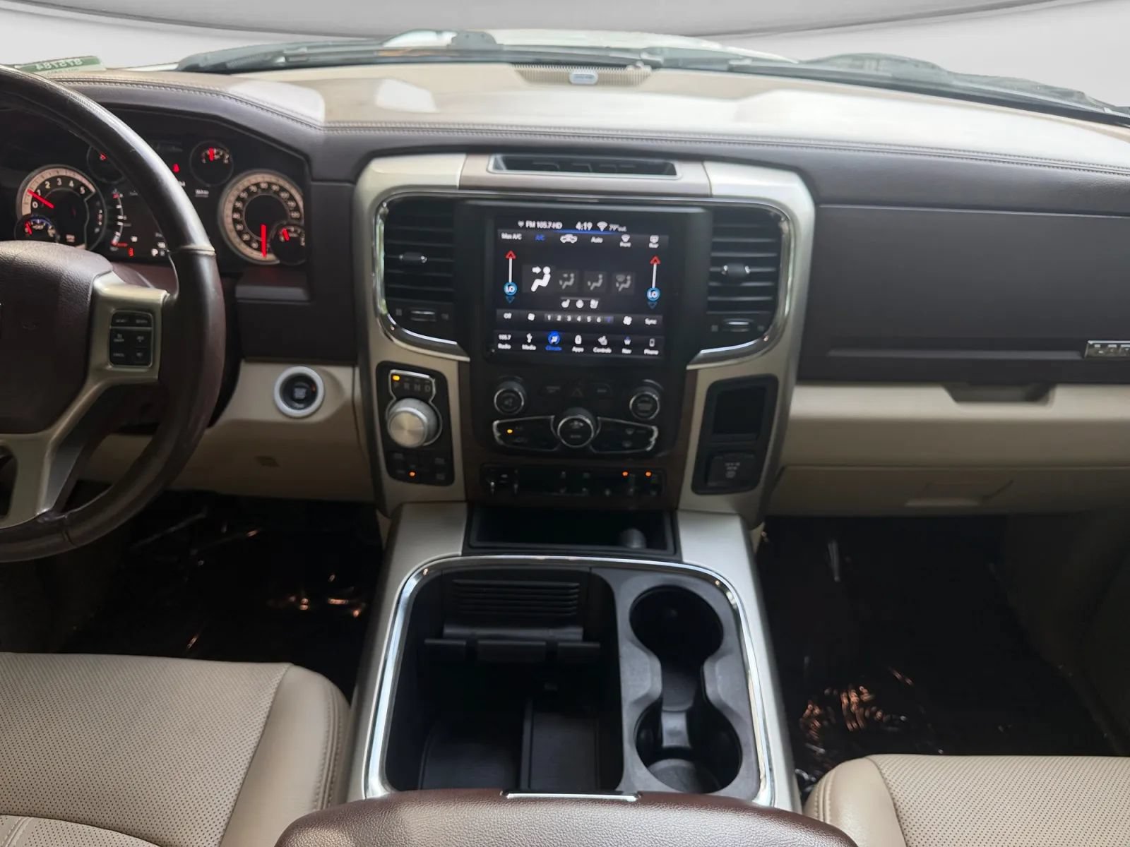Used 2017 RAM 1500 Laramie w/ Convenience Group AWD/4WD image 18
