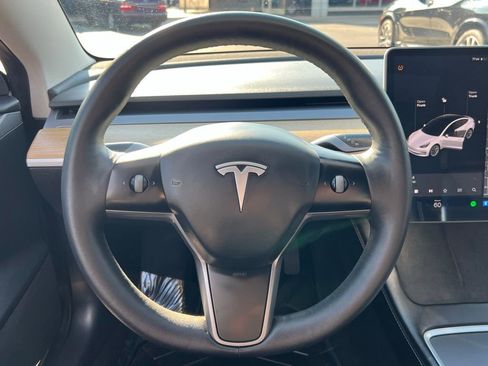 Used 2021 Tesla Model 3 Standard Range Plus image 30