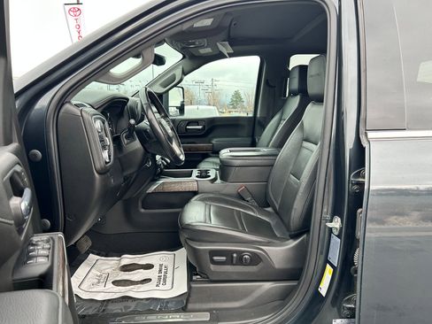 Used 2022 GMC Sierra 3500 Denali w/ Denali Ultimate Package image 11