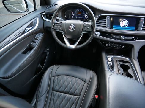 Used 2022 Buick Enclave Avenir w/ Avenir Technology Package image 9