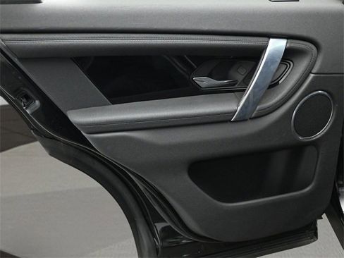 Used 2021 Land Rover Discovery Sport SE image 13