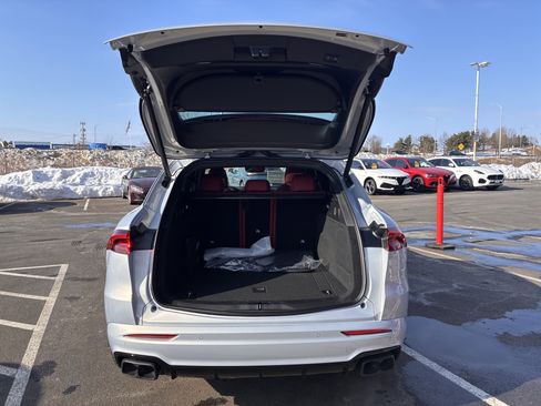 New 2026 Maserati Grecale Modena image 37