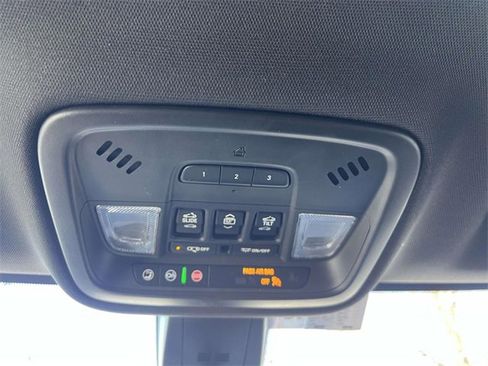 Certified 2023 Chevrolet Traverse Premier w/ Redline Edition image 34