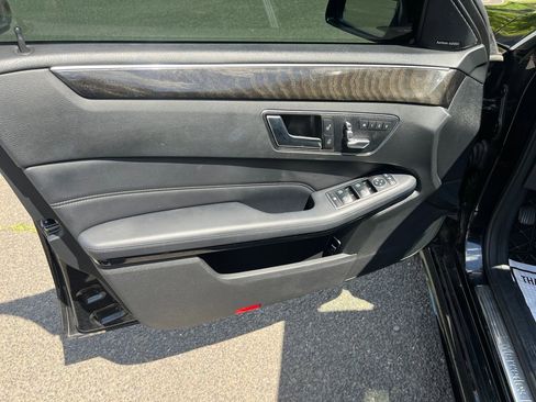 Used 2016 Mercedes-Benz E 350 4MATIC Sedan w/ Premium Package image 12