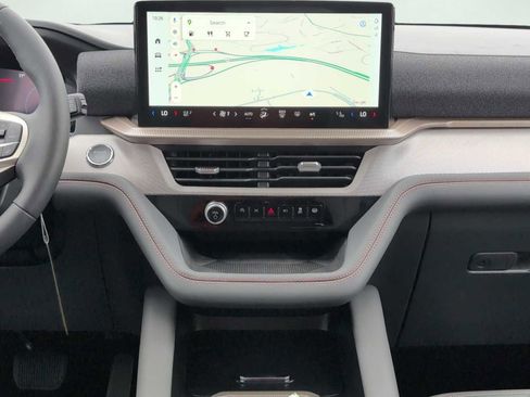 New 2025 Ford Explorer Active w/ Active Comfort Package image 19