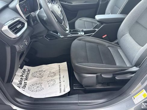 Used 2023 Chevrolet TrailBlazer LS FWD image 14