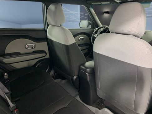 Used 2017 Kia Soul FWD image 11