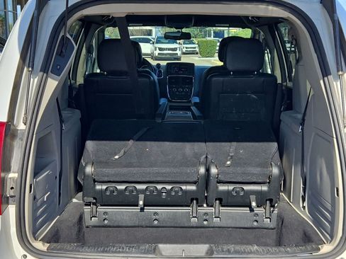 Used 2018 Dodge Grand Caravan SXT FWD image 31