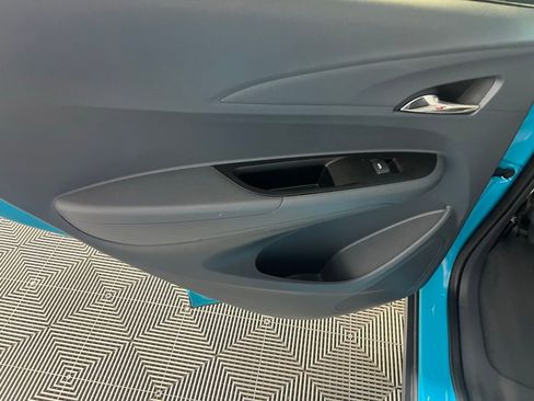 Used 2020 Chevrolet Bolt LT image 24