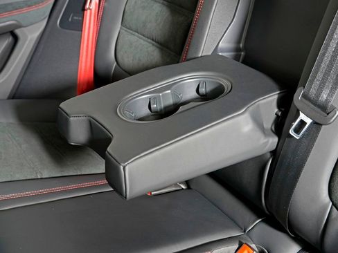 New 2026 Porsche Macan GTS image 36