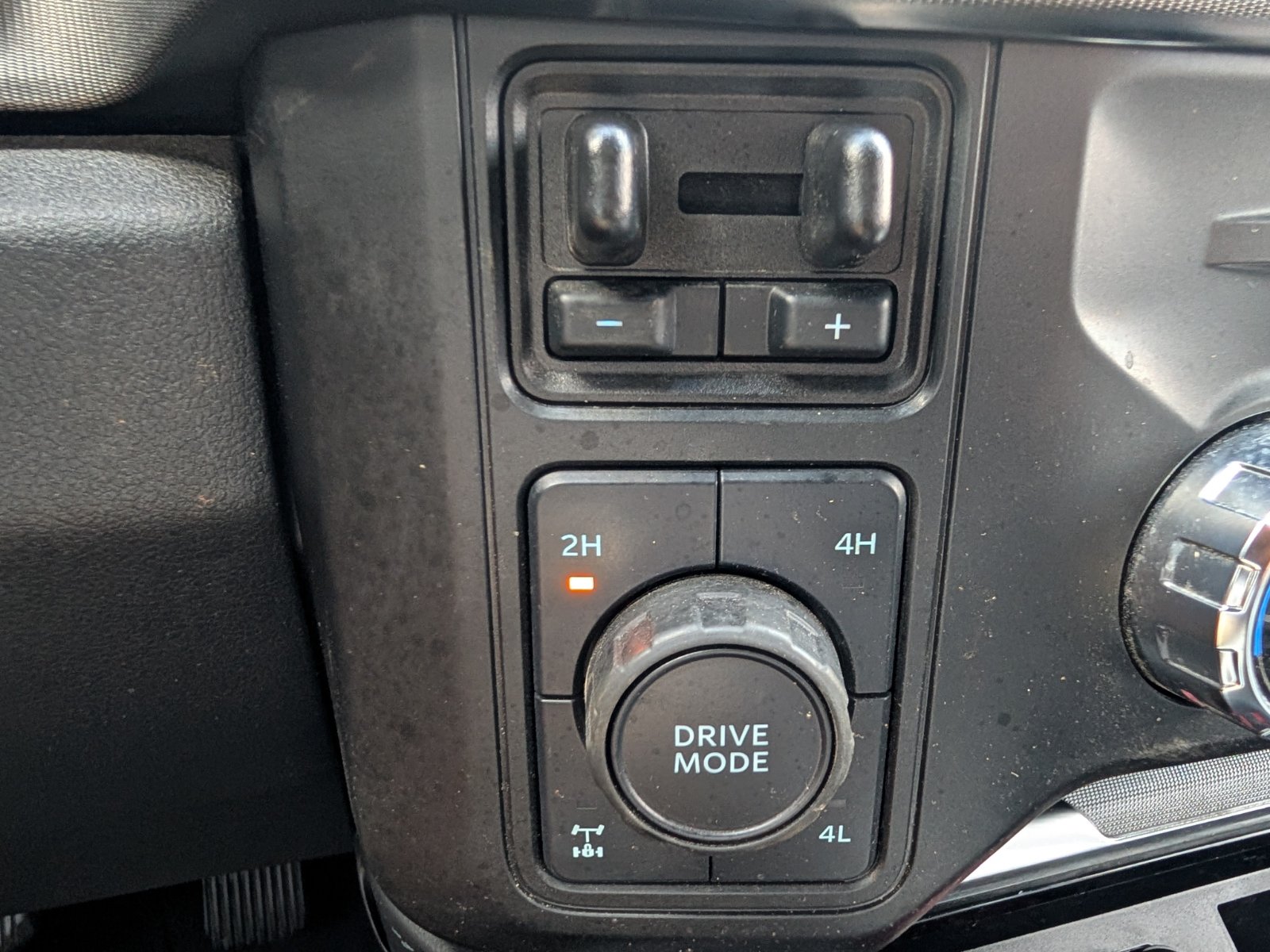 Used 2025 Ford F350 Platinum AWD/4WD image 16