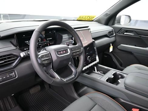 New 2026 GMC Acadia AT4 w/ Luxury Package AWD/4WD image 19