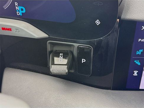 Used 2022 Porsche Taycan image 21