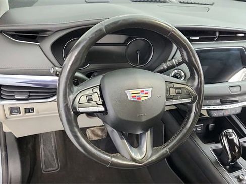 Certified 2023 Cadillac XT4 Luxury w/ Cold Weather Package image 13