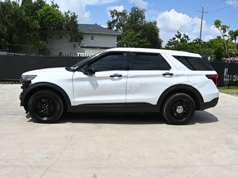 Used 2025 Ford Explorer 4WD Police Interceptor image 7