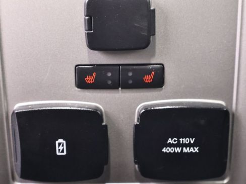 Used 2022 Ford F350 Lariat w/ Black Appearance Package image 19