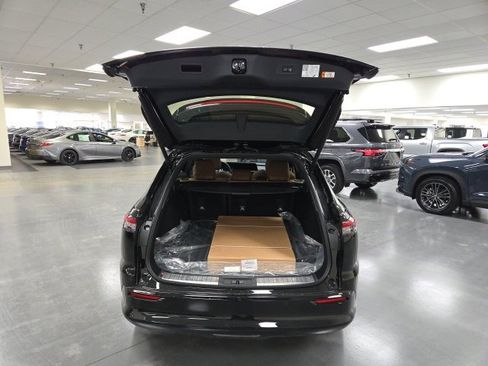 New 2025 Toyota Crown Signia image 14