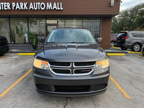 Used 2018 Dodge Journey SE FWD image 2