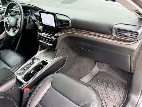 Used 2022 Ford Explorer Limited w/ Equipment Group 301A image 30